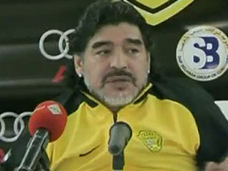 Maradona, sancionado por criticar