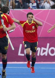 Marc Salles celebra un gol contra Sud&aacute;frica