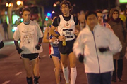 Ir al Video&nbsp;Una marea blanca ha tomado los 10 kil&oacute;metros de la prueba San Silvestre