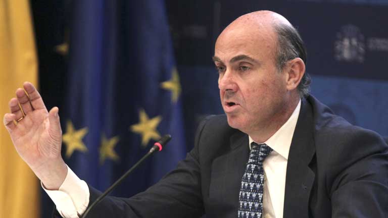 Guindos espera que la recuperaci&oacute;n de la econom&iacute;a en 2014 y 2015 permita bajar los impuestos