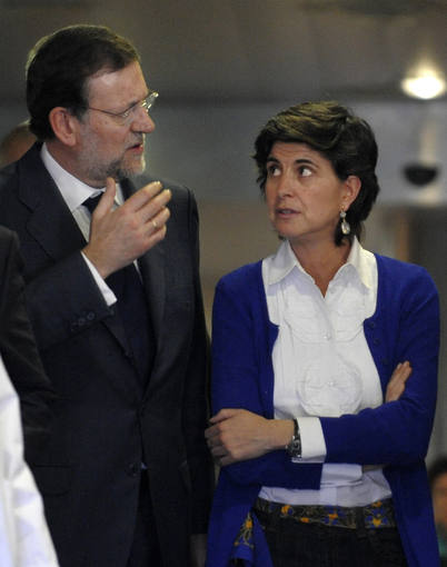 El lider del PP, Mariano Rajoy, junto a Mar&iacute;a San Gil , en una imagen de archivo.