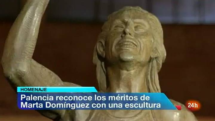 Ir al Video&nbsp;Marta Dom&iacute;nguez descubre su pol&eacute;mica estatua