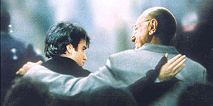 Martes 18: 'El abrazo partido' Martes 18: 'El abrazo partido'