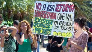 Ver v&iacute;deo  'M&aacute;s de 20 manifestaciones en Espa&ntilde;a contra los recortes en educaci&oacute;n'