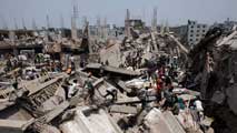 Ir al Video&nbsp;M&aacute;s de un centenar de muertos al derrumbarse un edificio en Bangladesh