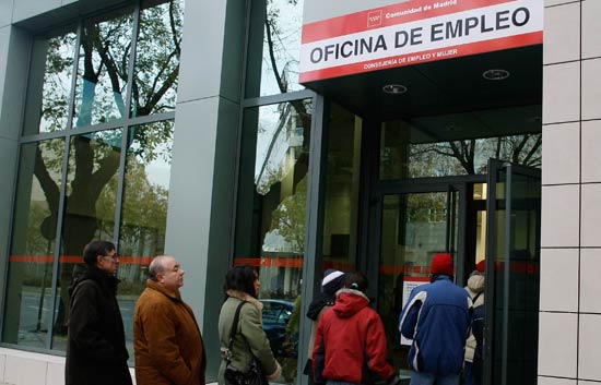 Desayunos - M&aacute;s de tres millones de desempleados en Espa&ntilde;a