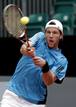 El tenista austriaco Jurgen Melzer, golpea la bola durante el partido frente al espa&ntilde;ol Albert Monta&ntilde;&eacute;s, correspondiente a la segunda ronda del Masters 1000 de Madrid.