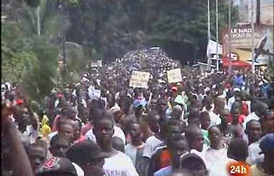 Al menos 87 muertos en una manifestaci&oacute;n en Guinea