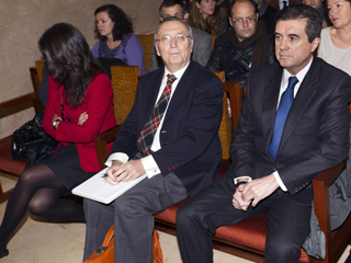 Ver v&iacute;deo  'Matas, recibido con insultos y gritos en la primera sesi&oacute;n del juicio por el caso Palma Arena'