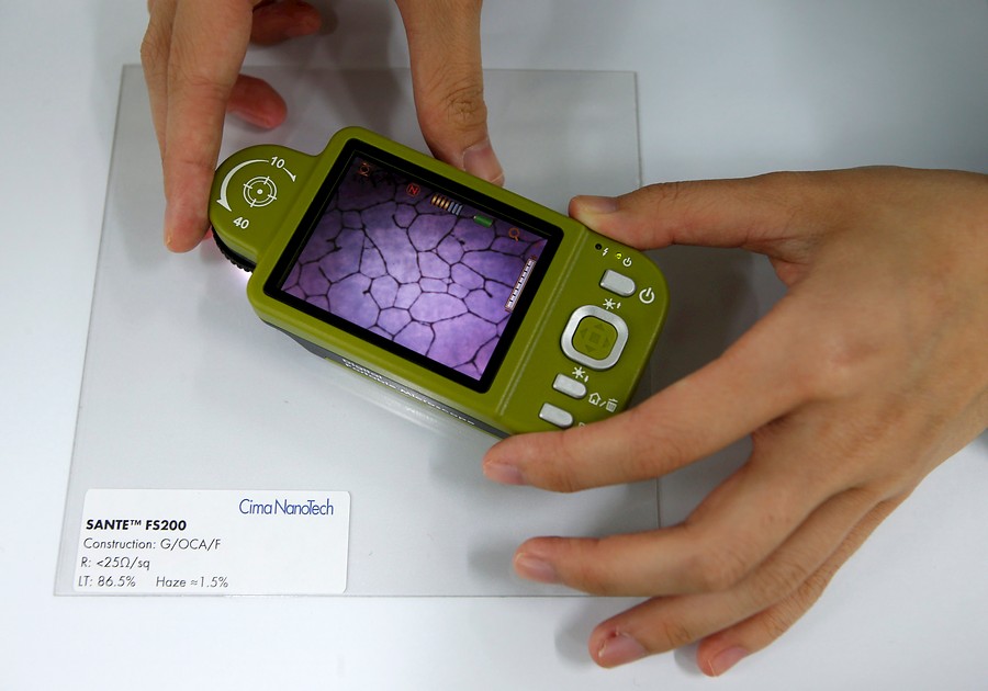 Materiales transparentes y conductores