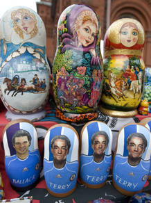 Matrioshkas que se encuentran en la Plaza Roja Matrioshkas que se encuentran en la Plaza Roja