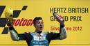 Maverick Vi&ntilde;ales celebrando su victoria en Moto3 en Silverstone