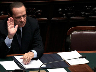 Ver vídeo  'Máxima incertidumbre en la votación donde Berlusconi se juega su futuro político'