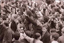 Y es que Nicol&aacute;s tambi&eacute;n fue joven y revolucionario. Por eso acompa&ntilde;&oacute; al que ahora es su rival pol&iacute;tico, Daniel Cohn Bendit, en los incidentes de La Sorbona en mayo del 68.