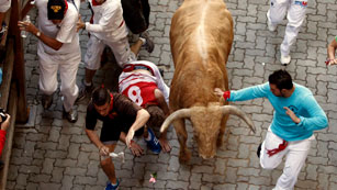 Ver v&iacute;deo  'Los mejores momentos del s&eacute;ptimo encierro de San Ferm&iacute;n 2012'