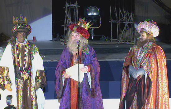 Melchor recuerda que hay que acostarse pronto para que los magos de Oriente puedan hacer su trabajo