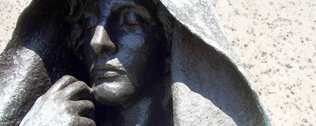 Escultura de Marian Hooper Adams, la supuesta fantasma que habita el Hotel Hay-Adams de Washington.