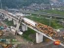 Ir al Video&nbsp;Al menos 35 heridos en un accidente de tren en China