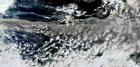 Imagen de sat&eacute;lite distribuida por la Agencia Espacial Europea en la que se aprecia la nube de ceniza sobre el Reino Unido
