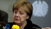 Ir al Video&nbsp;Merkel insiste en que debe reducirse el tama&ntilde;o de la banca chipriota