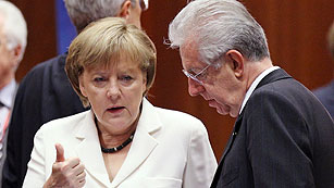 Ver v&iacute;deo  'Merkel y Monti se re&uacute;nen en Roma tras la cesi&oacute;n de Alemania en el Consejo Europeo'