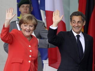Ver v&iacute;deo  'Merkel y Sarkozy se ponen de acuerdo para el segundo rescate de Grecia'