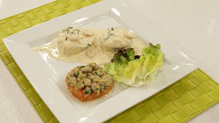 Saber cocinar - Merluza en salsa de marisco con almejas ali&ntilde;adas 