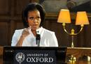 Michelle Obama da un conferencia sobre educaci&oacute;n a estudiantes en Oxford