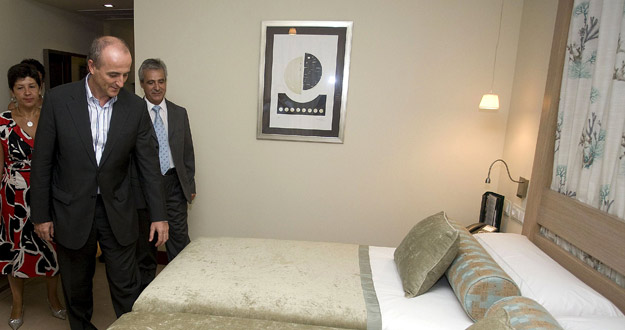 Miguel Sebasti&aacute;n en el Parador de Moj&aacute;car
