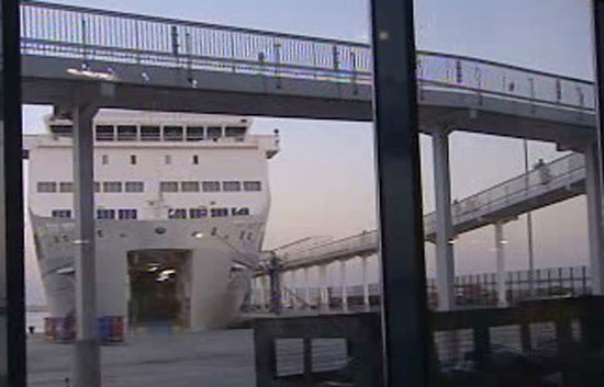 Cuarenta pasajeros abandonan un ferry a Argelia tras 20 horas retenidos