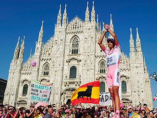 Ver v&iacute;deo  'Mil&aacute;n e Italia se rinden ante Contador'