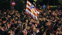 Ir al Video&nbsp;Miles de aficionados del Atl&eacute;tico de Madrid celebraron el t&iacute;tulo de Copa