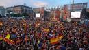 Miles de aficionados se dieron cita en la madrile&ntilde;a plaza roja de Col&oacute;n.
