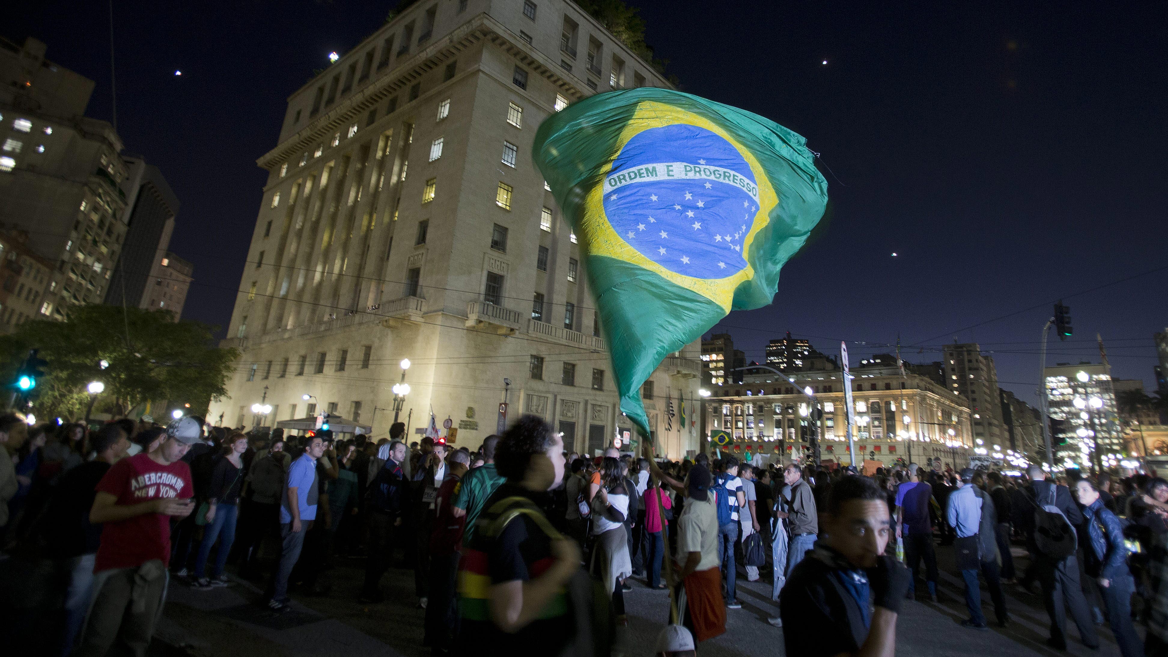 Miles de brasile&ntilde;os vuelven a las calles para seguir con la protesta