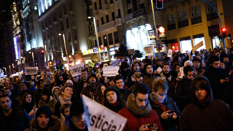 Miles de personas recorren Madrid contra la corrupci&oacute;n pol&iacute;tica