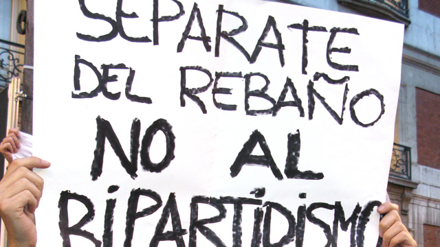 Miles de personas vuelven a acampar en la madrile�a Puerta del Sol
