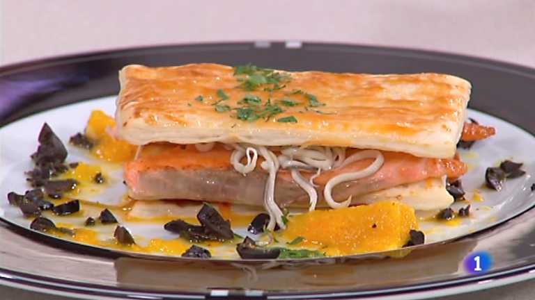 Cocina con Sergio - Milhojas de salm&oacute;n con pimientos caramelizados 