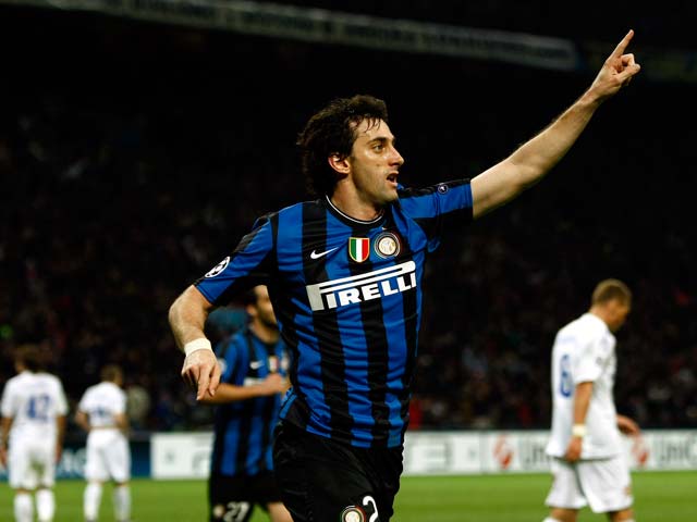 Milito frena la revoluci&oacute;n rusa (1-0)