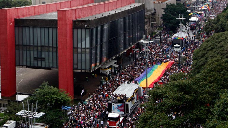 Millones de personas celebran el Desfile del Orgullo Gay en Brasil
