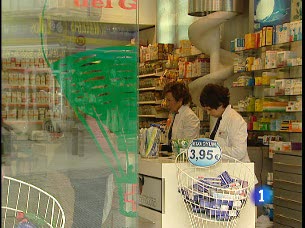 Ver v&iacute;deo  'El Ministerio de Sanidad ha dado la orden de no vender en las farmacias los antivirales que se est&aacute;n utilizando para la gripe porcina'