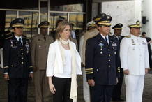 MINISTRA DE DEFENSA DE ESPAÑA SE REÚNE CON SU HOMÓLOGO DOMINICANO ANTES DE VIAJAR A HAITÍ MINISTRA DE DEFENSA DE ESPAÑA SE REÚNE CON SU HOMÓLOGO DOMINICANO ANTES DE VIAJAR A HAITÍ