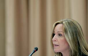 Ver v&iacute;deo  'La ministra de Sanidad confirma un total de diez casos de 'nueva gripe''