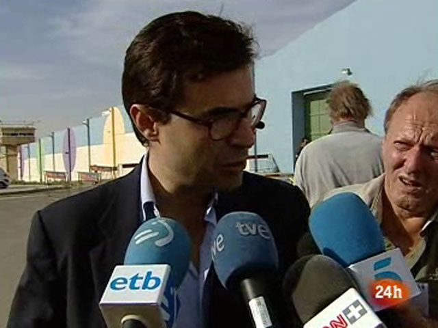 El ministro consejero de la Embajada espa�ola en Tel Aviv visita a los tres espa�oles detenidos