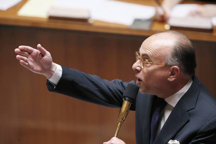 El ministro de Hacienda, Bernard Cazeneuve
