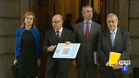 Ver v&iacute;deo  'El ministro de Hacienda llega al Congreso para presentar los Presupuestos 2012'