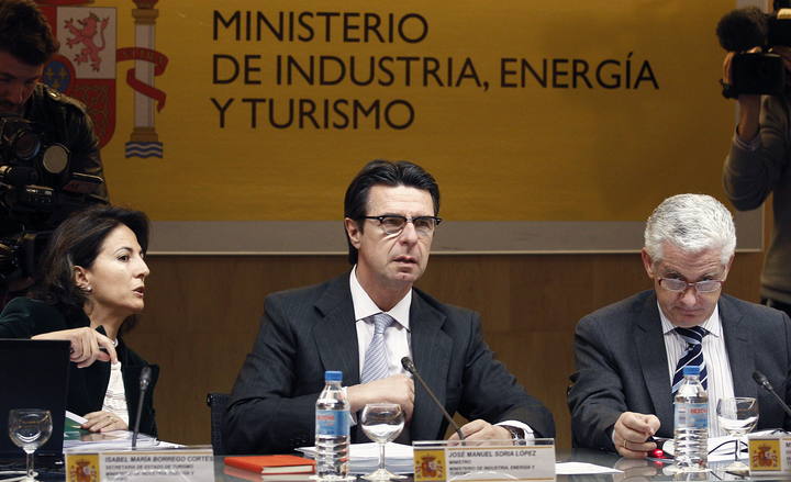 El ministro de Industria, Jos&eacute; Manuel Soria, la secretaria de Estado de Turismo, Isabel Mar&iacute;a Borrego Cort&eacute;s, y el director de Turespa&ntilde;a, Manuel Butler