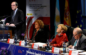 Ver v&iacute;deo  'Ministros de Educaci&oacute;n de Europa y de Latinoam&eacute;rica se re&uacute;nen en Madrid'