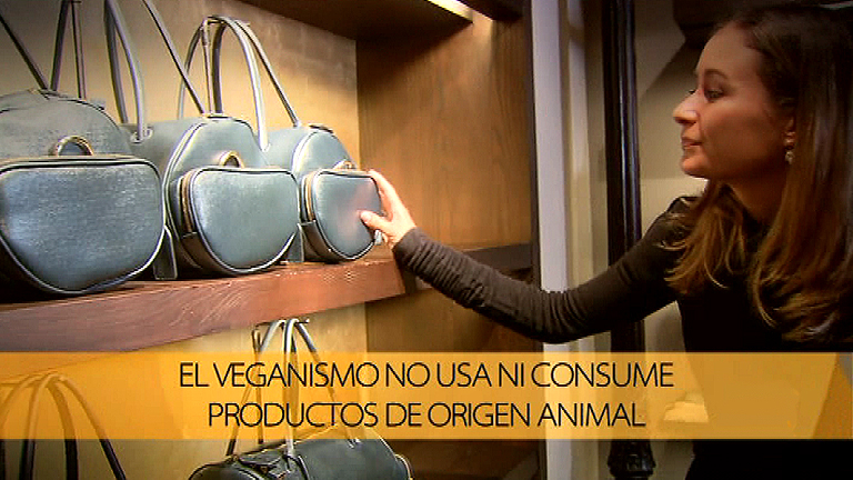 Solo moda - Tiziana Domínguez nos presenta su colección de bolsos veganos