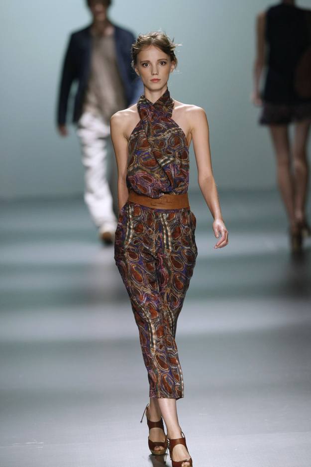 Modelo de Adolfo Dom&iacute;nguez en Cibeles Madrid Fashion Week 2009