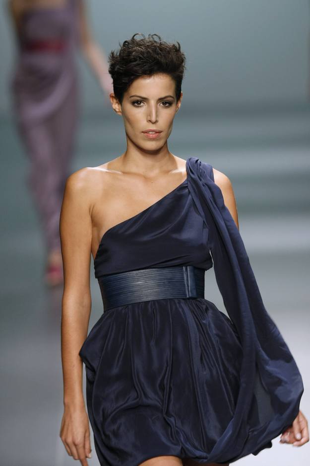 Modelo de Adolfo Dom&iacute;nguez en Cibeles Madrid Fashion Week 2009